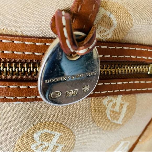 Dooney & Bourke Medium Handbag Purse - Picture 3 of 10